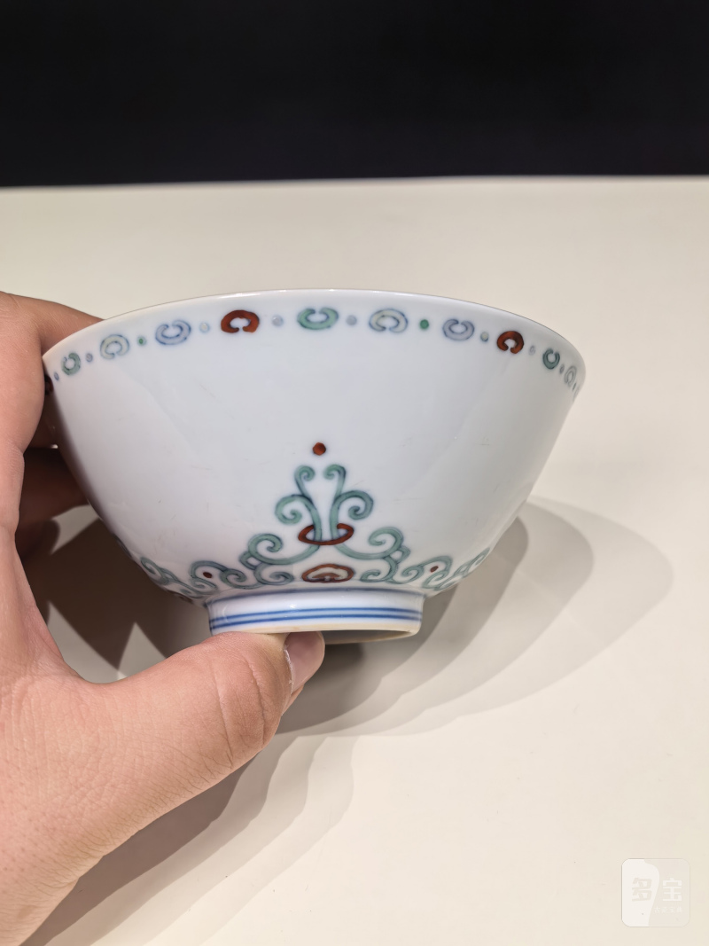 清雍正 斗彩如意贯套纹碗一对 - 图19